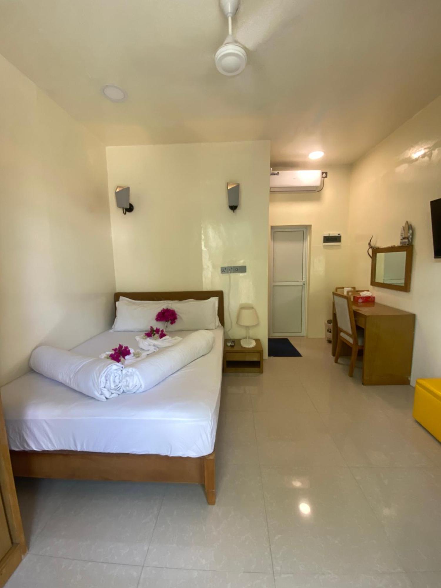 Maavaharu Guest House Himmafushi Buitenkant foto